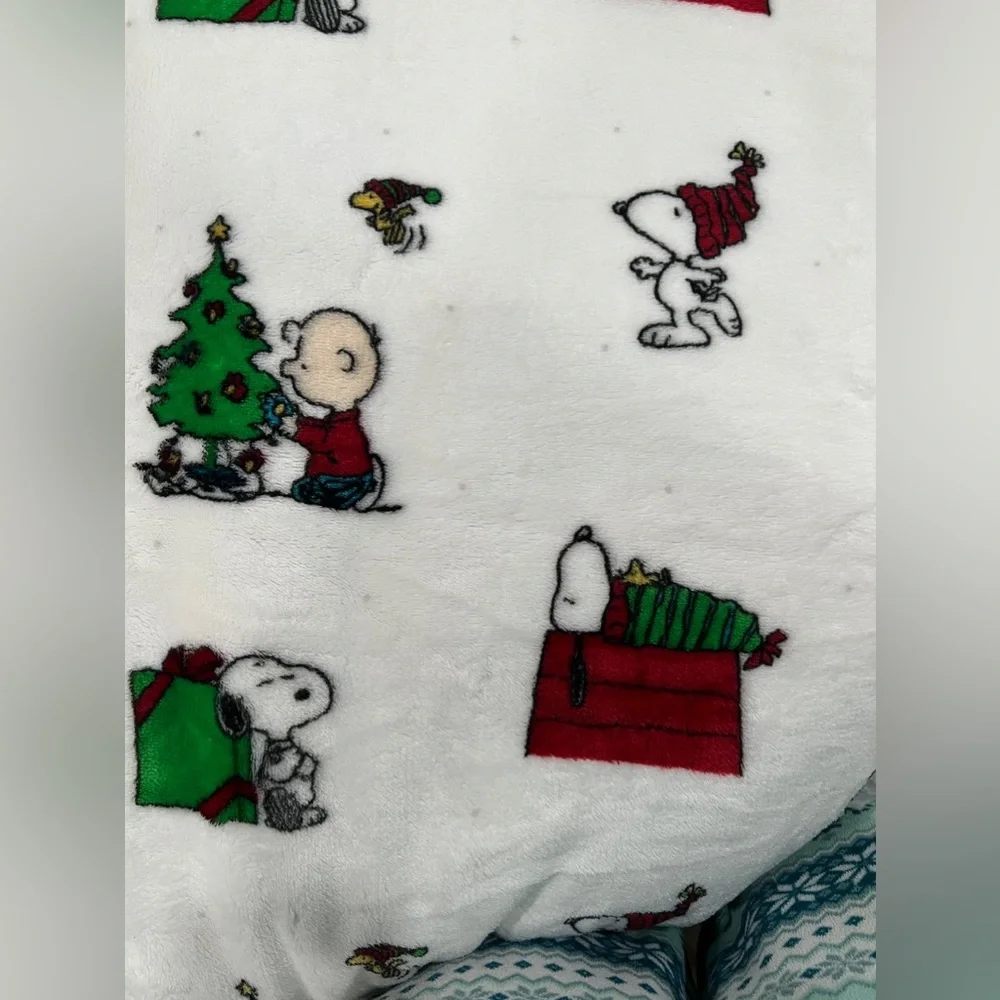 New PEANUTS Snoopy Christmas Holiday Ultra Soft Sherpa Throw Blanket 50x60